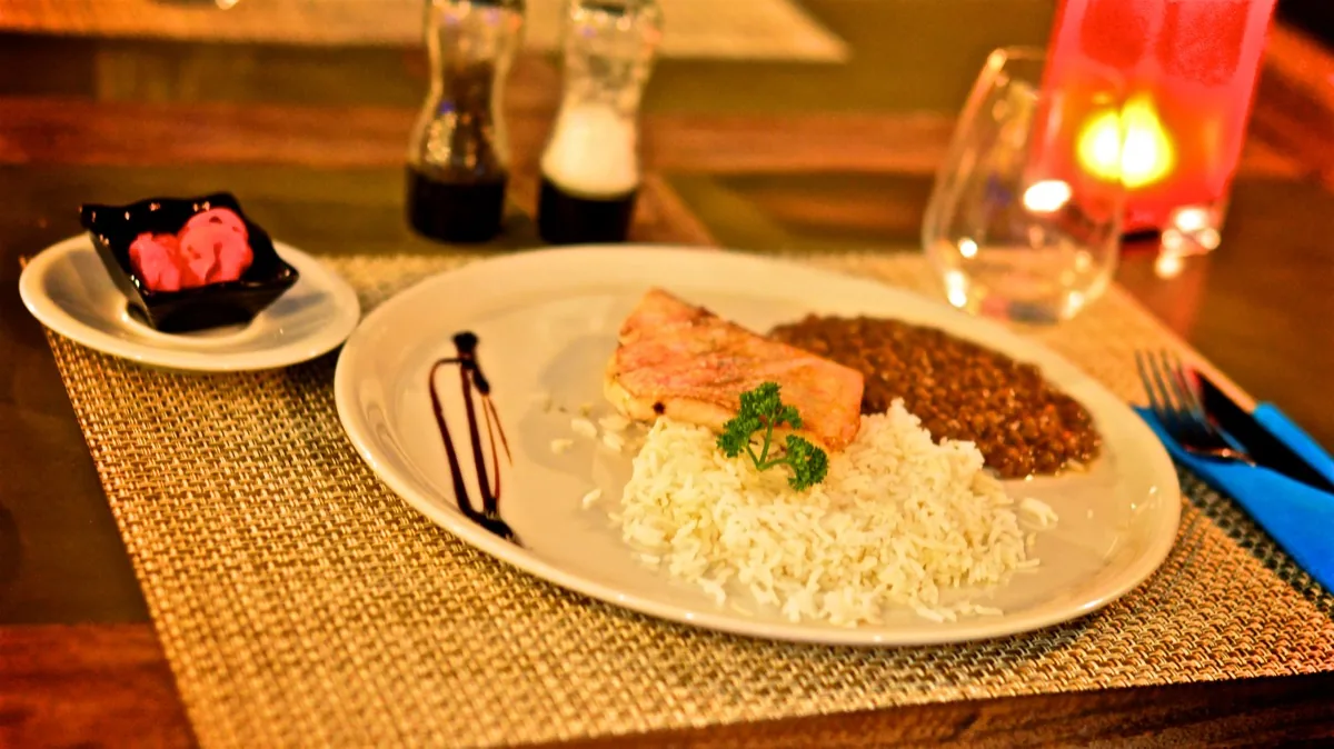 Poulet créole, riz et haricots