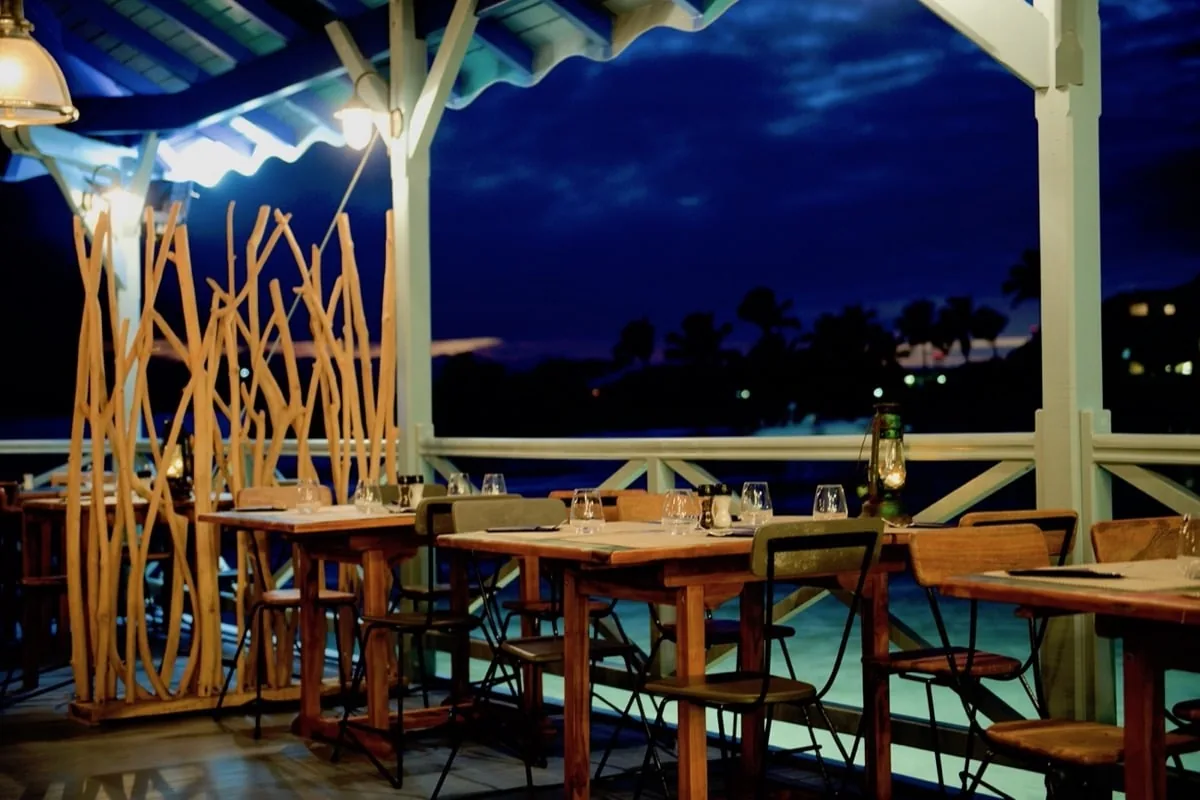 Terrasse du restaurant de nuit